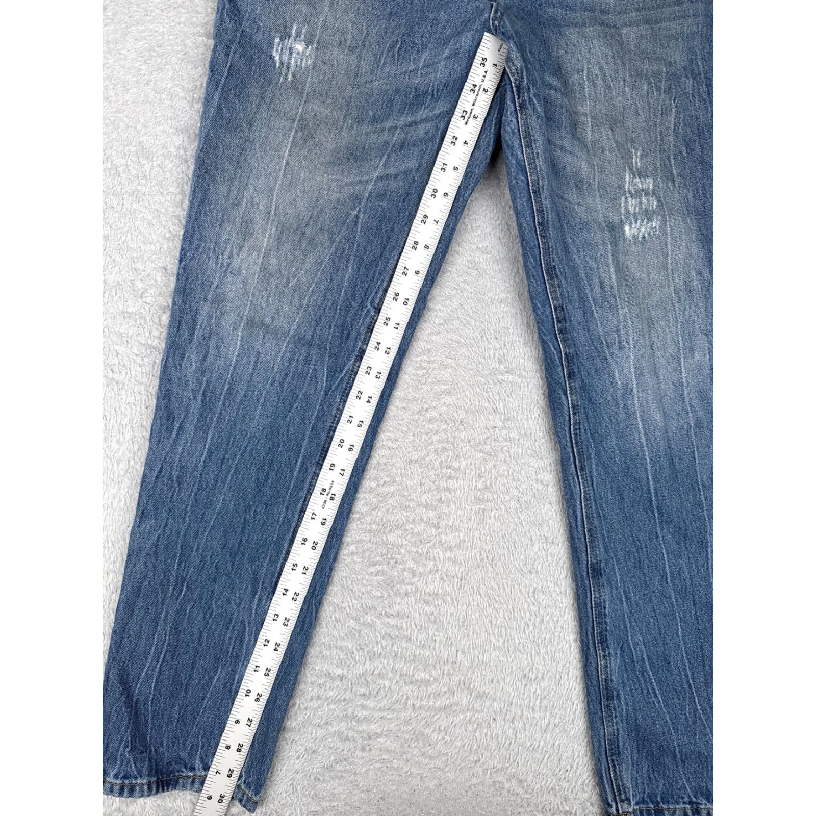 Denime Distressed Jeans Mens 32x30 Blue Light Wash Tapered Leg Zip Fly Denim 90s Mens Size US 32 / EU 48 - 7 Thumbnail