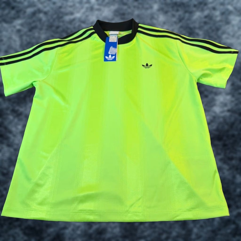 Adidas Adidas Signal Green Jacquard Tee Shirt Originals Womens Medium NWT Size M / US 6-8 / IT 42-44 - 1 Thumbnail