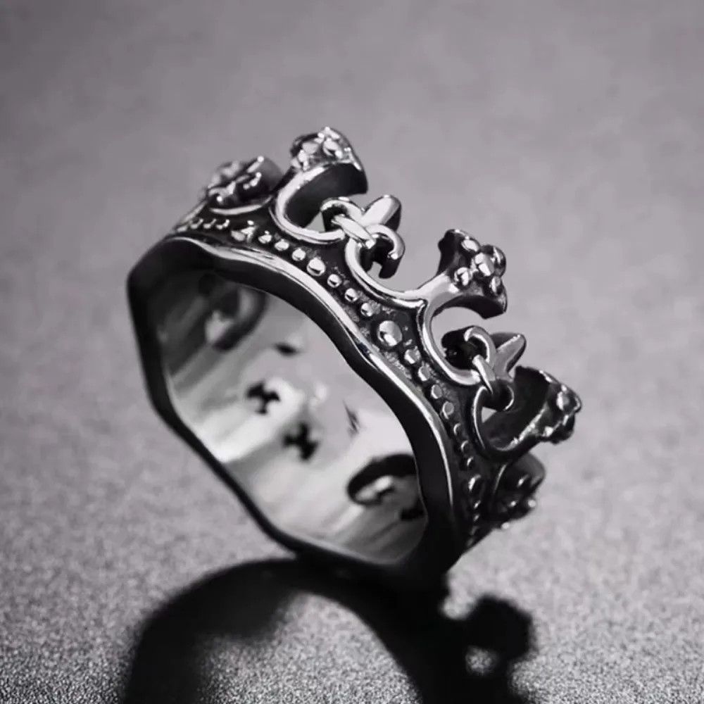 Jewelry SIZE 10 Classic Retro Crown King Ring Size ONE SIZE - 1 Thumbnail
