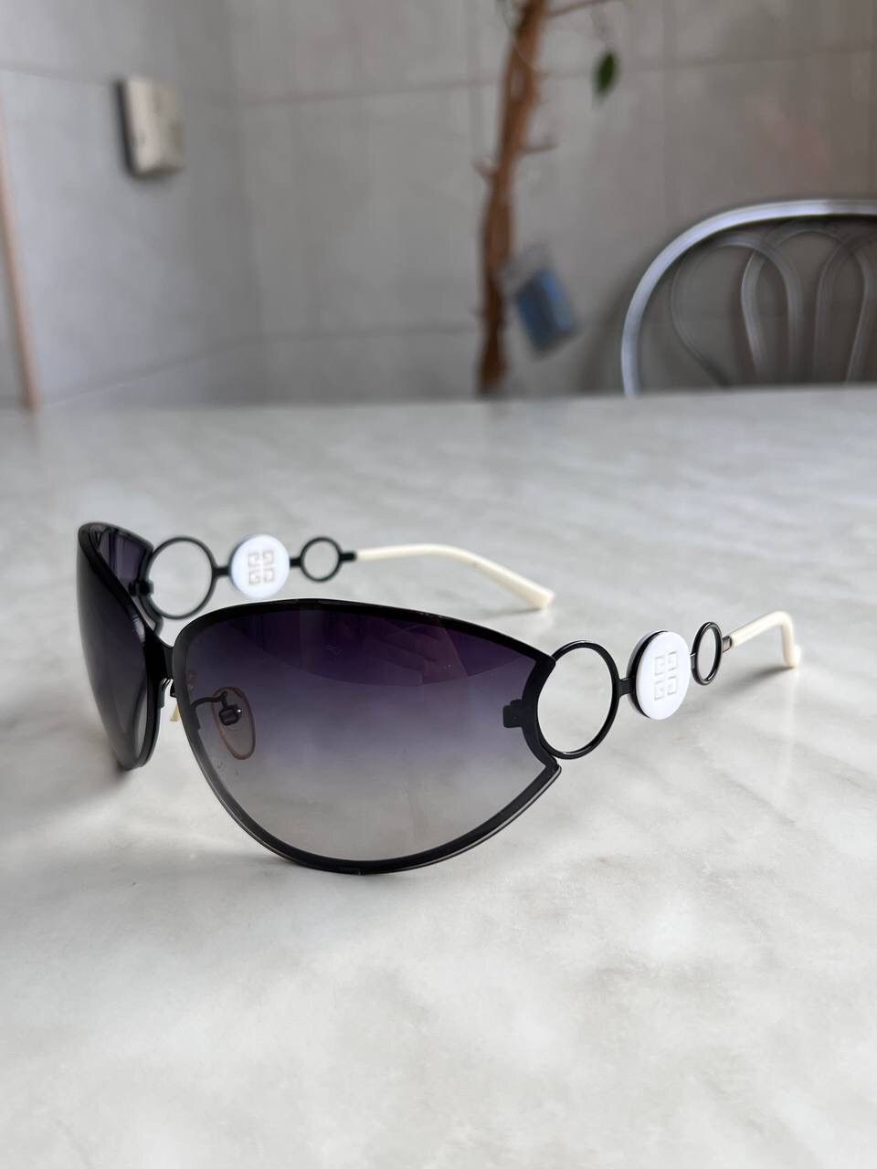 Vintage Givenchy Sunglasses Futuristic Form SGV220 MASK 00s