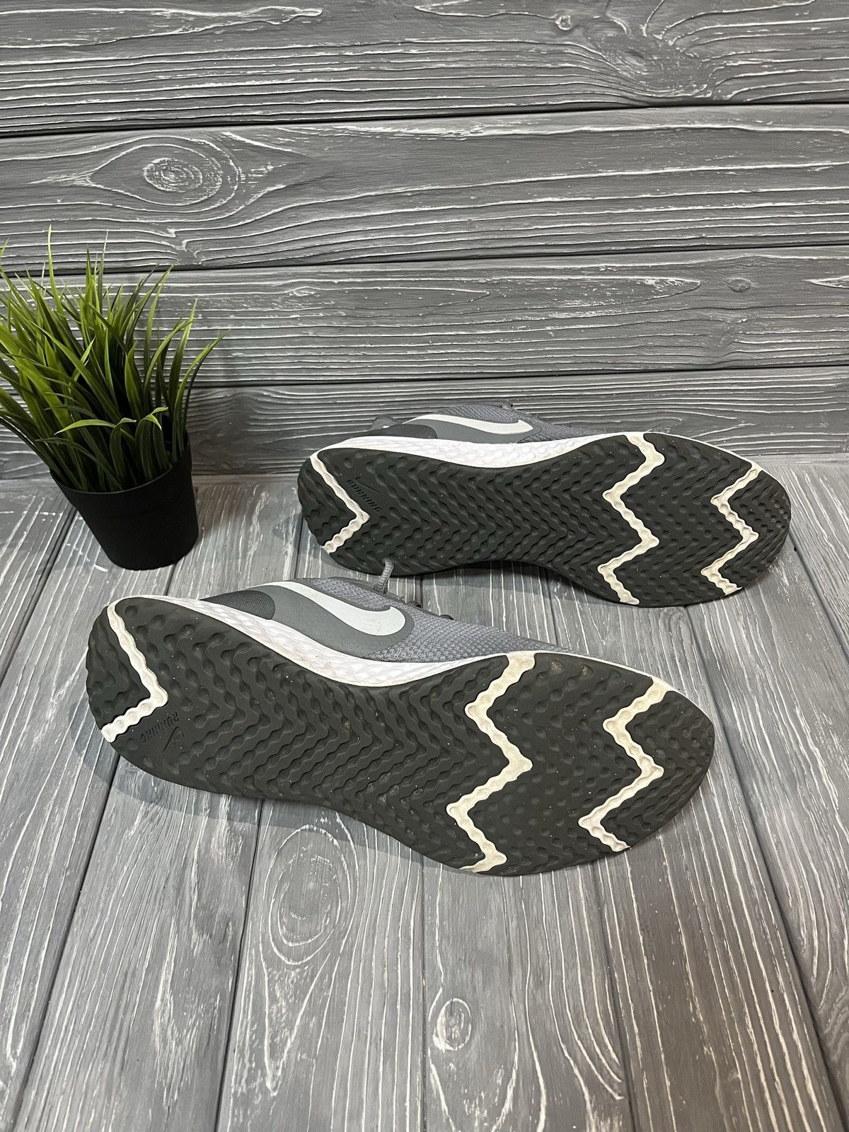 Nike Nike Revolution 5 Men's Sports Shoes 😍 Size US 11 / EU 44 - 4 Thumbnail