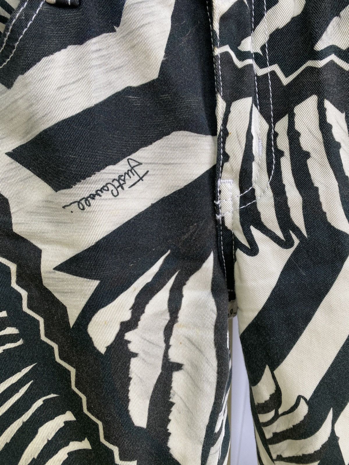 Just Cavalli × Vintage Vintage Just Cavalli Black/White Printed women’s pants Size 27" / US 4 / IT 40 - 13 Thumbnail