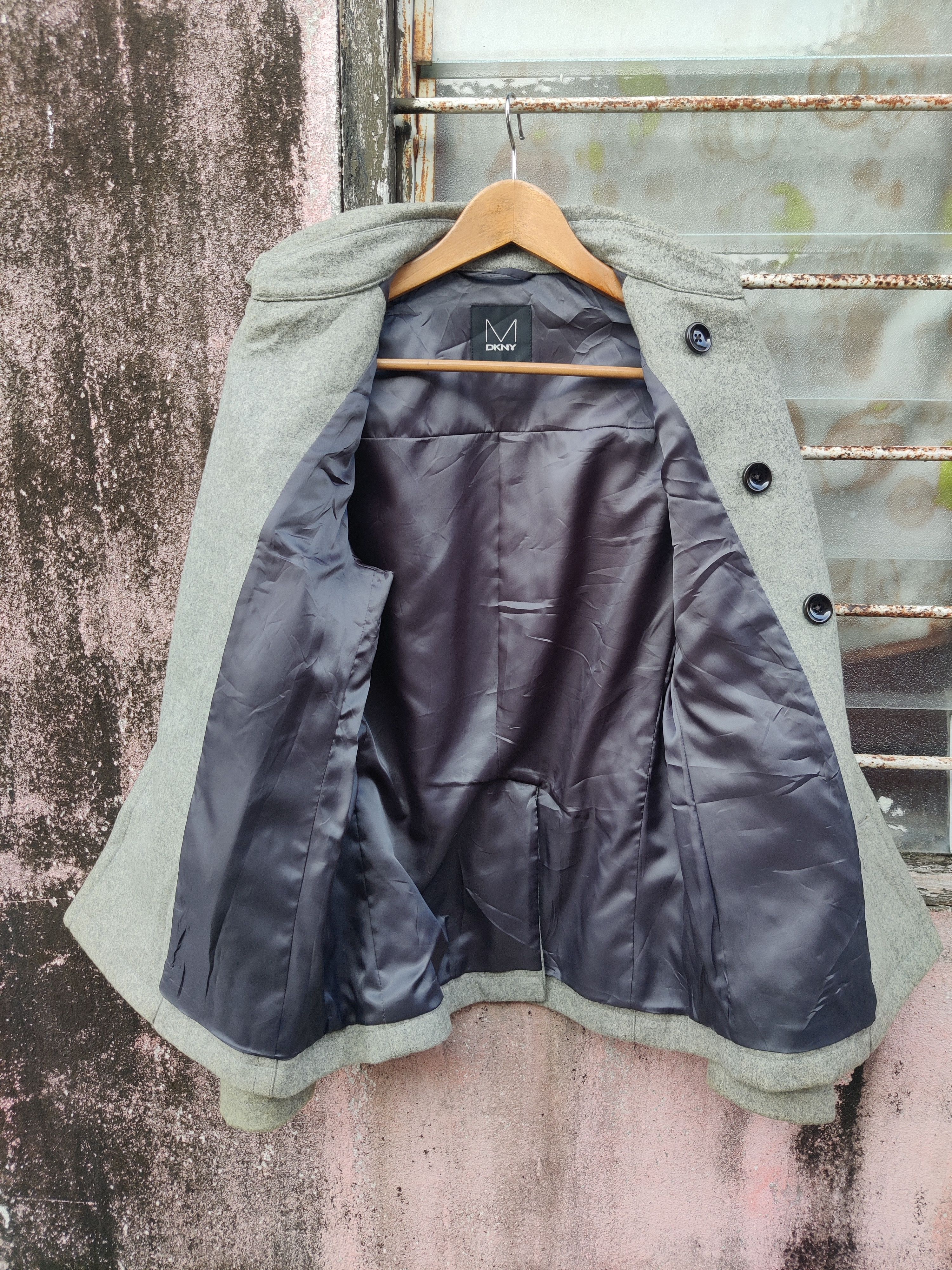 DKNY Vintage DKNY Double Breasted Wool Jacket Size US S / EU 44-46 / 1 - 7 Thumbnail