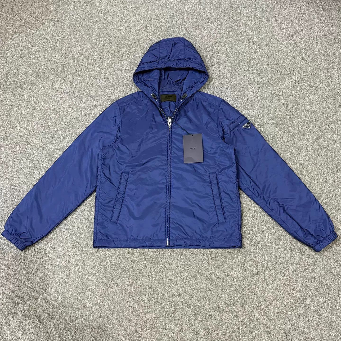 Prada Prada Blue Triangle Logo Padded Jacket Size S Mint Size US S / EU 44-46 / 1 - 1 Thumbnail