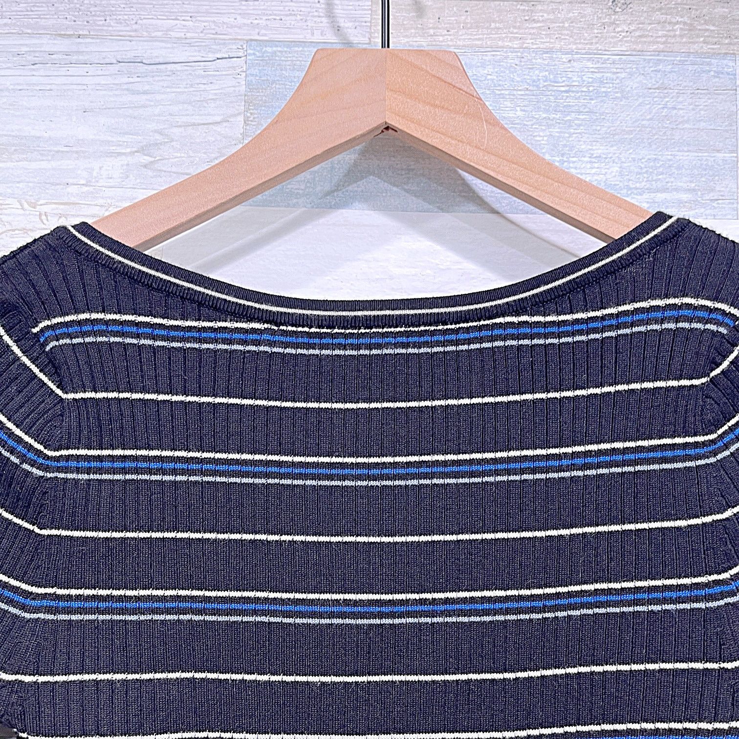 White House Black Market White House Black Market Ribbed Fitted SweaterWomens Small Size S / US 4 / IT 40 - 4 Thumbnail