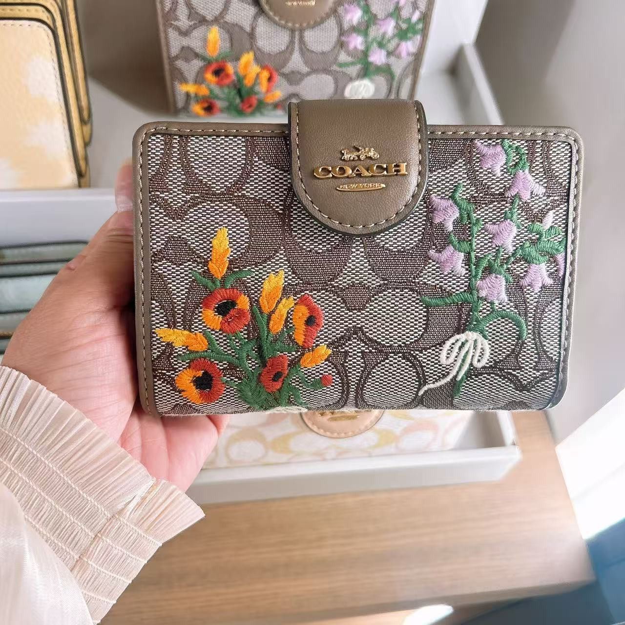 Coach Medium Corner Zip Wallet With Floral Embroidery CEC32 Size ONE SIZE - 2 Thumbnail