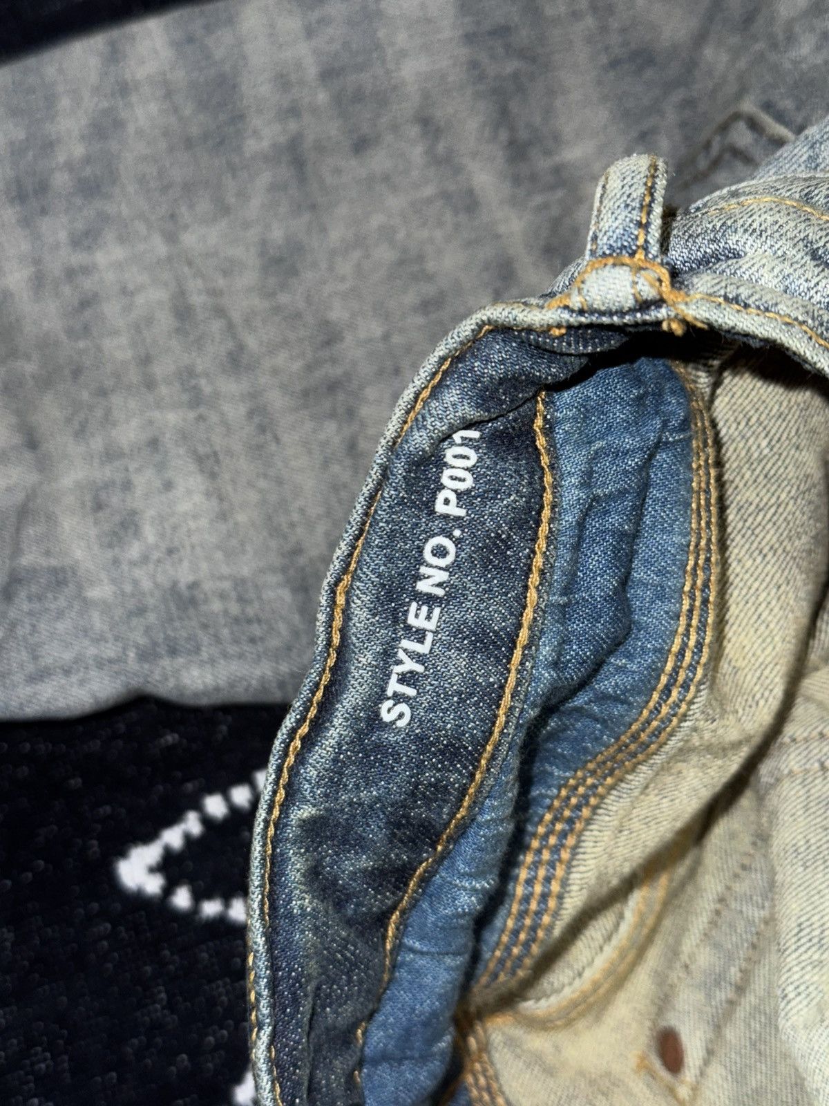 Purple Brand PURPLE BRAND DISTRESSED FADE AGED JEANS Size US 32 / EU 48 - 21 Thumbnail