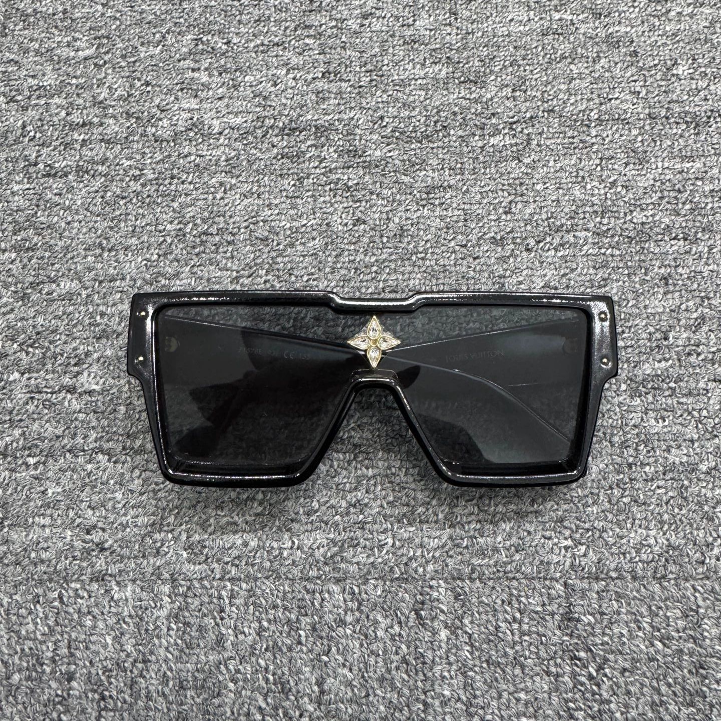 Louis Vuitton LV crystal clover 95 new one size sunglasses Size ONE SIZE - 1 Thumbnail