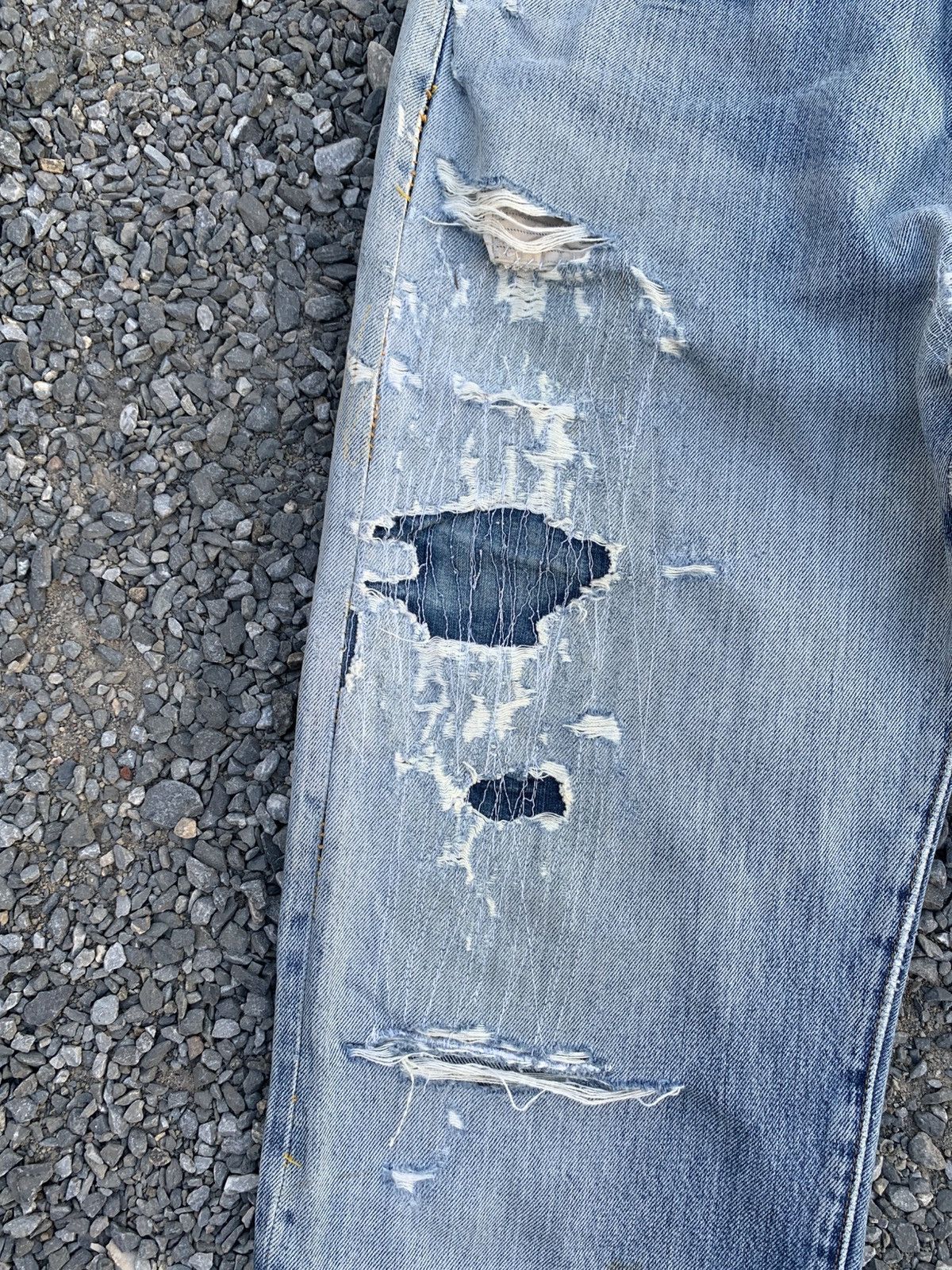 Levi's Vintage Clothing VINTAGE LEVI'S 501 BIG E #555 SELVEDGE DISTRESSED DENIM Size US 30 / EU 46 - 13 Thumbnail