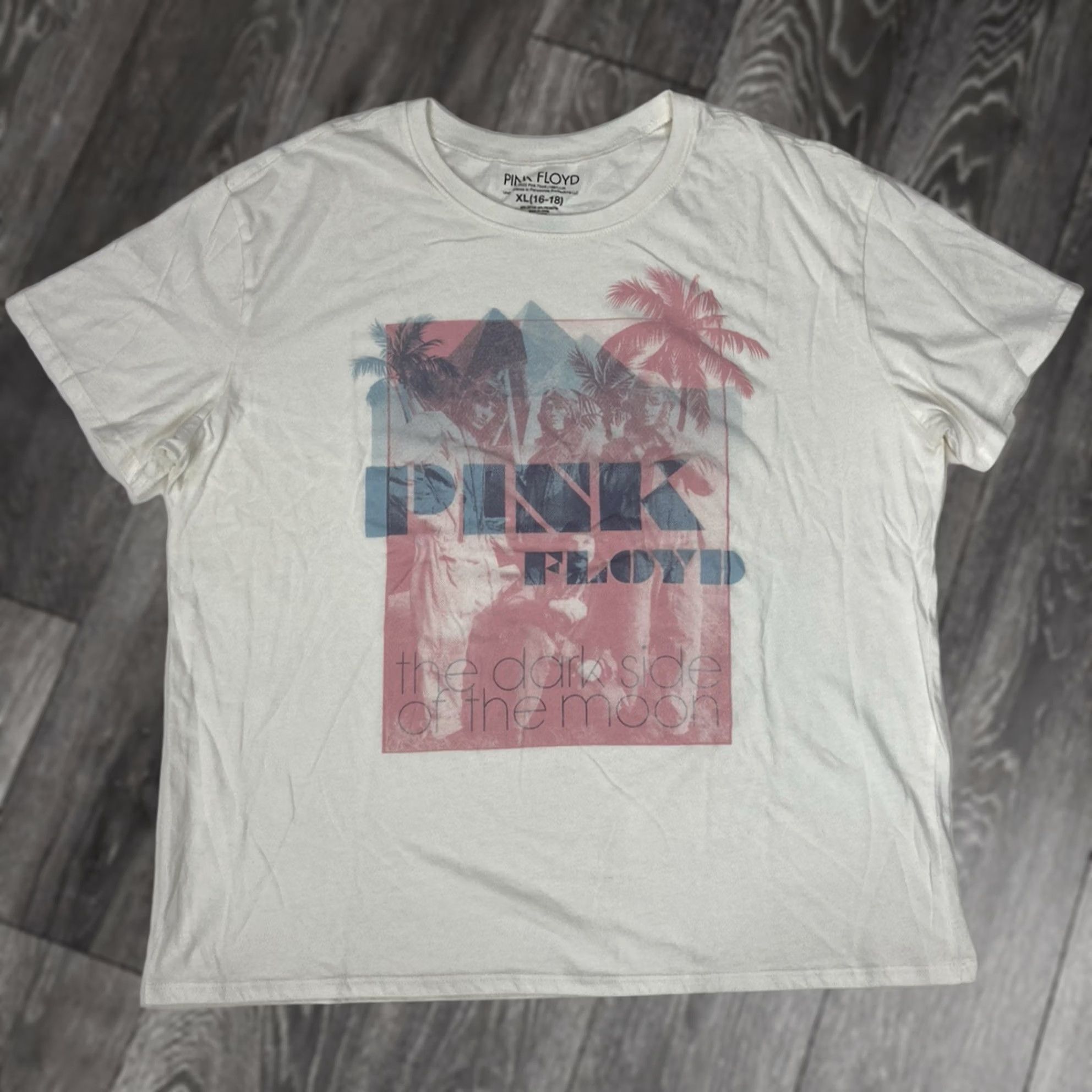 Vintage VINTAGE? Pink Floyd Dark Side Of The Moon Graphic T-shirt Women XL White Music Size XL / US 12-14 / IT 48-50 - 1 Thumbnail