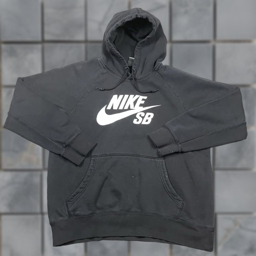 Nike VINTAGE Nike SB Sweatshirt Hoodie Adult L Black Logo 90s Grunge Skateboarding Y2K Size US L / EU 52-54 / 3 - 1 Thumbnail