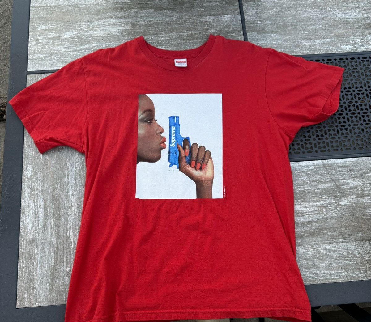 Supreme Water Pistol Tee Size US L / EU 52-54 / 3 - 1 Thumbnail