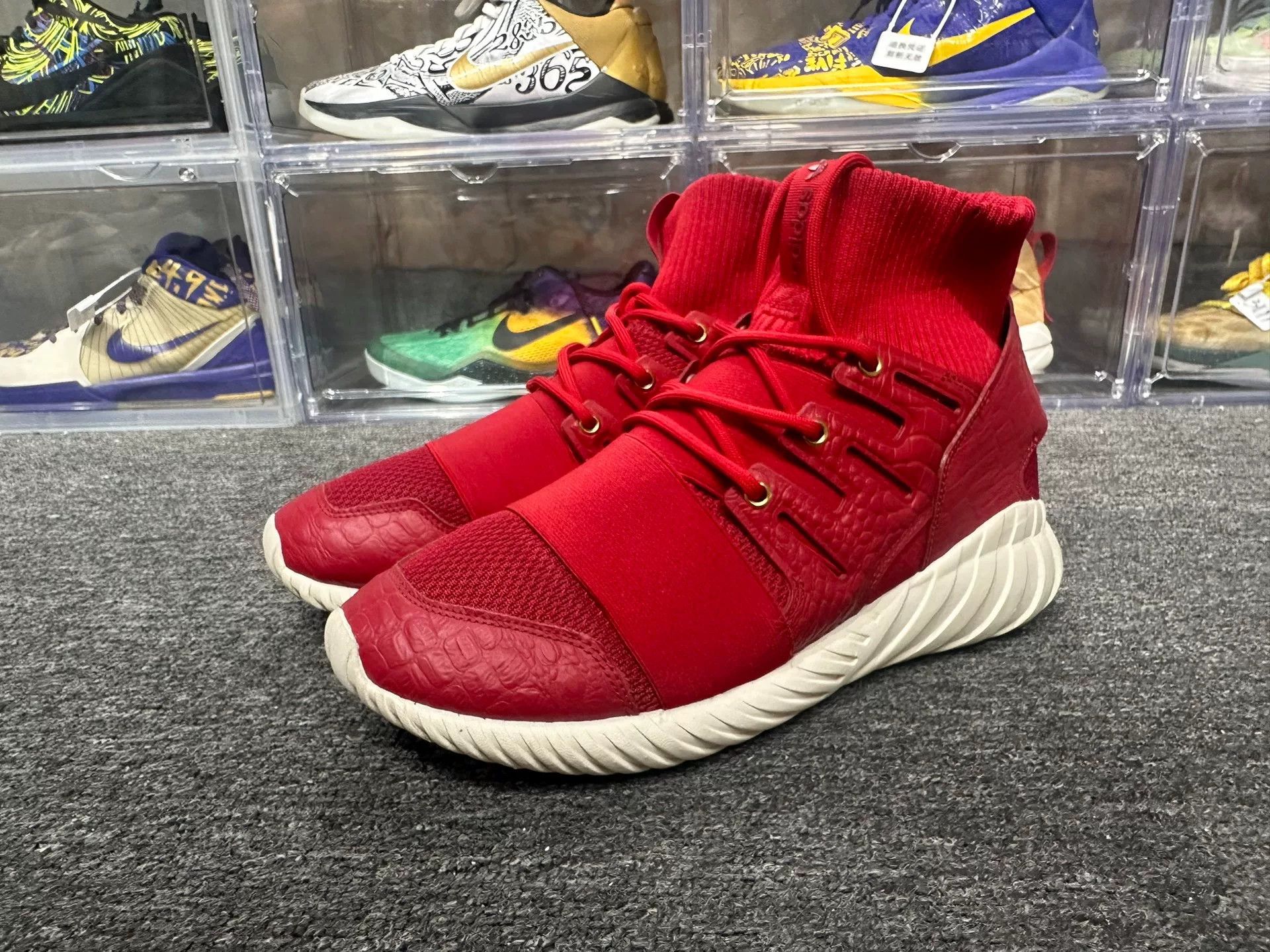 Adidas Adidas Basketball Lowtop Sneakers 10.5 Men Size US 10.5 / EU 43-44 - 1 Thumbnail
