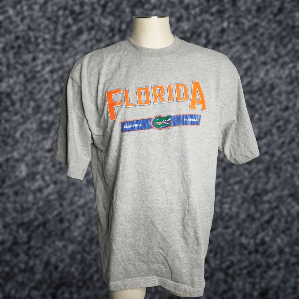 Starter VINTAGE UF Florida Gators T Shirt Spell Out Logo Gray XL - 90s Starter Shirt Mens Cotton Short Sleeve Crew Neck Distressed Logo Size US XL / EU 56 / 4 - 1 Thumbnail