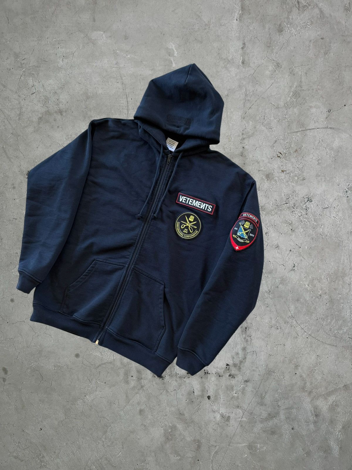 Vetements Vetements Badge Zip-up Hoodie Size US M / EU 48-50 / 2 - 3 Thumbnail