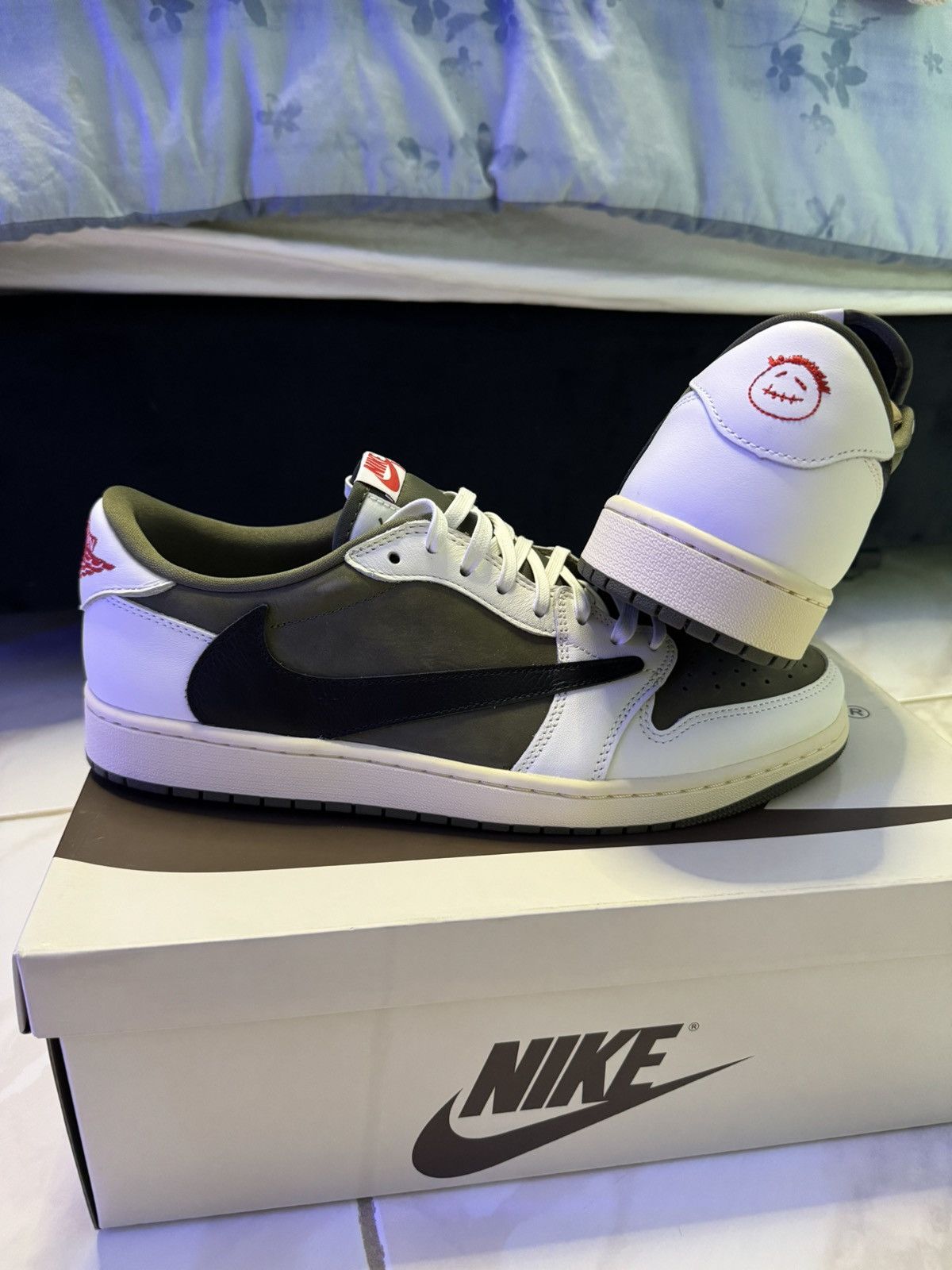 Jordan Brand × Travis Scott 12.5 Travis Scott Jordan 1 Low OG SP Medium Olive Size US 12.5 / EU 45-46 - 1 Thumbnail