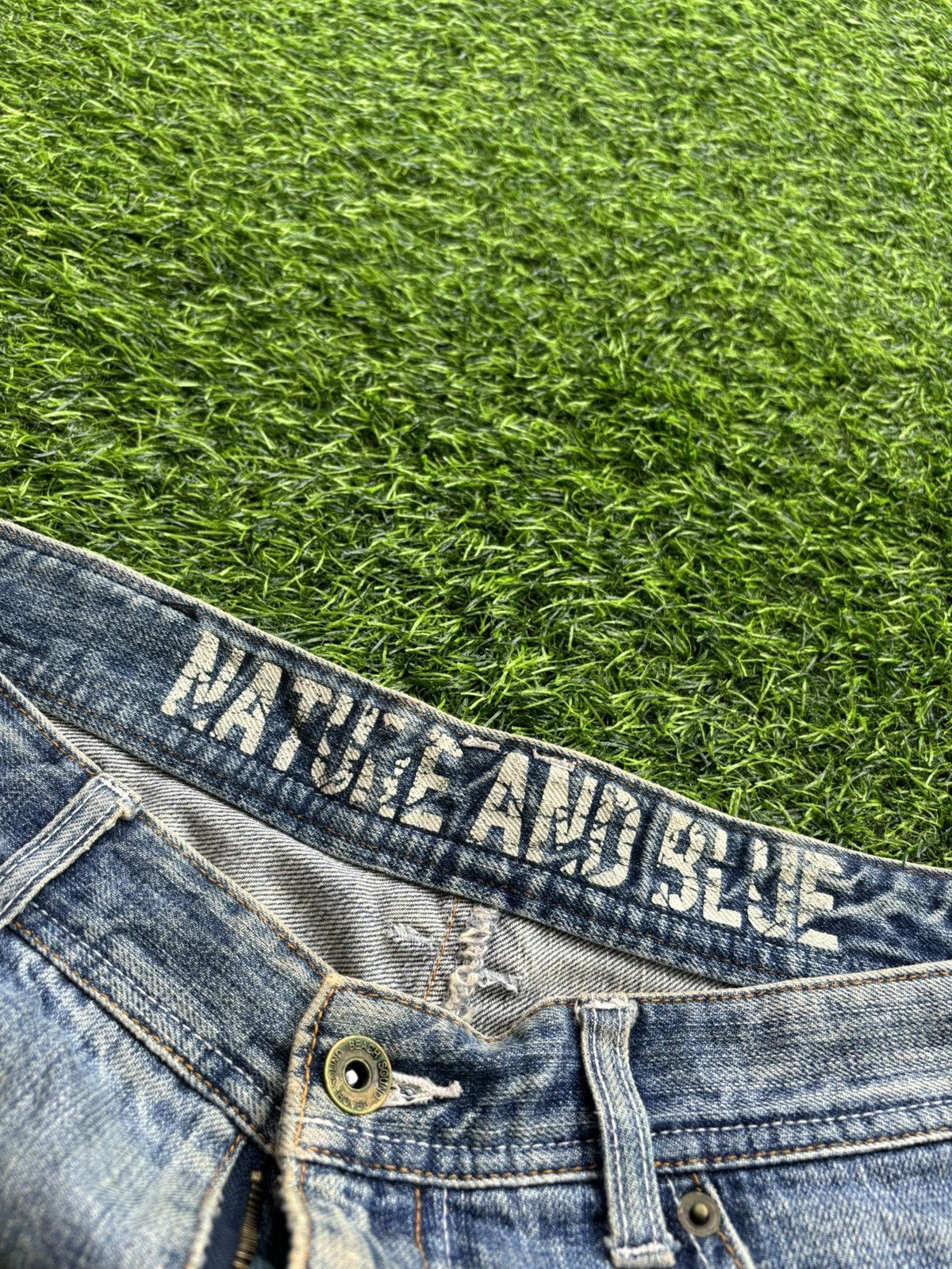 Hysteric Glamour Distressed Denim Beach Sound Jeans Size US 33 - 10 Thumbnail