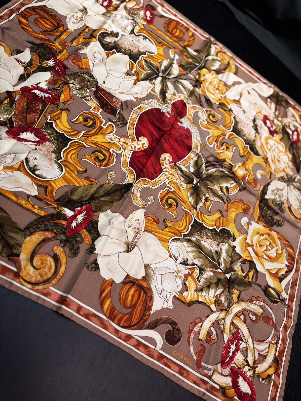 Chanel × Vintage Chanel Silk Scarves Vintage 100% Silk Made in Italy Size ONE SIZE - 14 Thumbnail