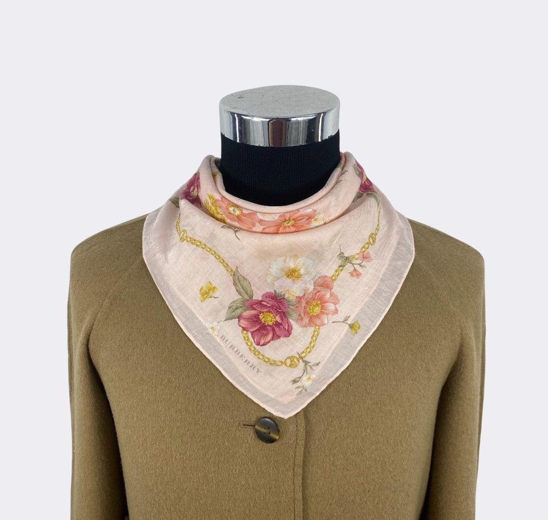 Burberry Vintage Burberry Handkerchief Neckerchief Bandana H047R Size ONE SIZE - 2 Thumbnail