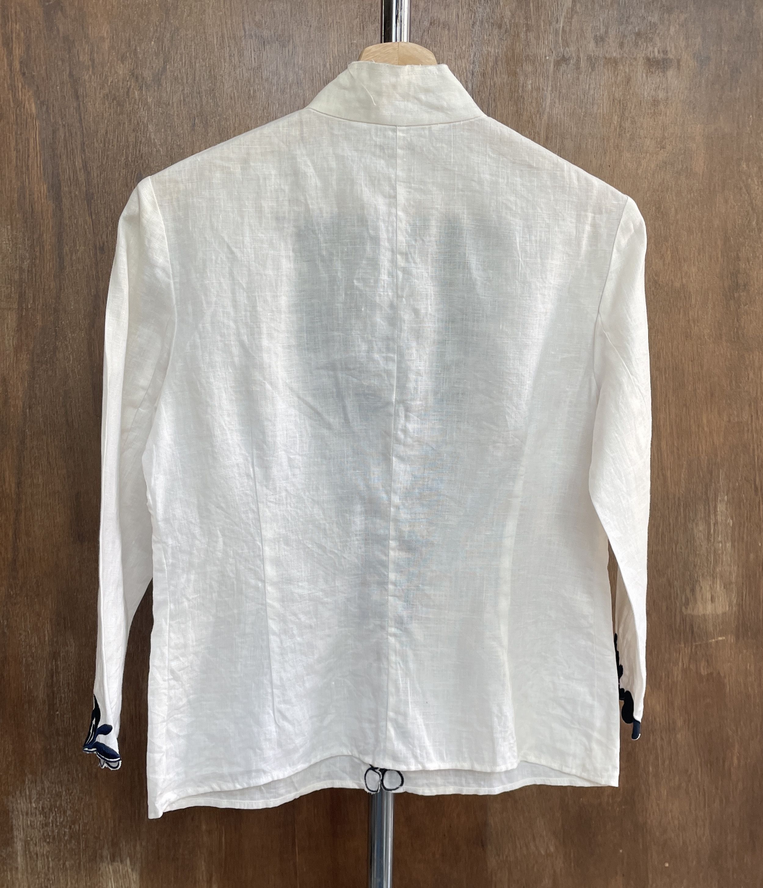 Vivienne Tam VIVIENNE TAM Flower Embroidery White Rayon Shirt Size S / US 4 / IT 40 - 4 Thumbnail
