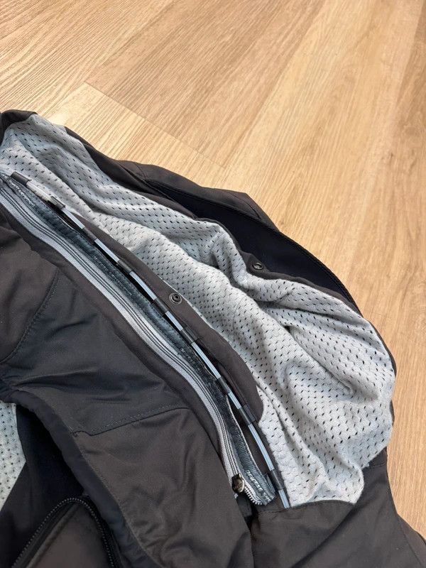 Dainese Dainese Safety Equipment D-Tec Ski Snowboard Jacket size L Size US L / EU 52-54 / 3 - 13 Thumbnail
