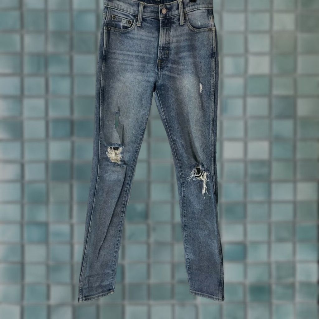 Gap Gap Women Jeans Slim Straight Distressed Blue 25 Regular Inseam 32 Mid Rise Denim 5-Pocket Button Zipper Belt Loops US Size 25R/26X32 Size 42" / US 20 - 1 Thumbnail