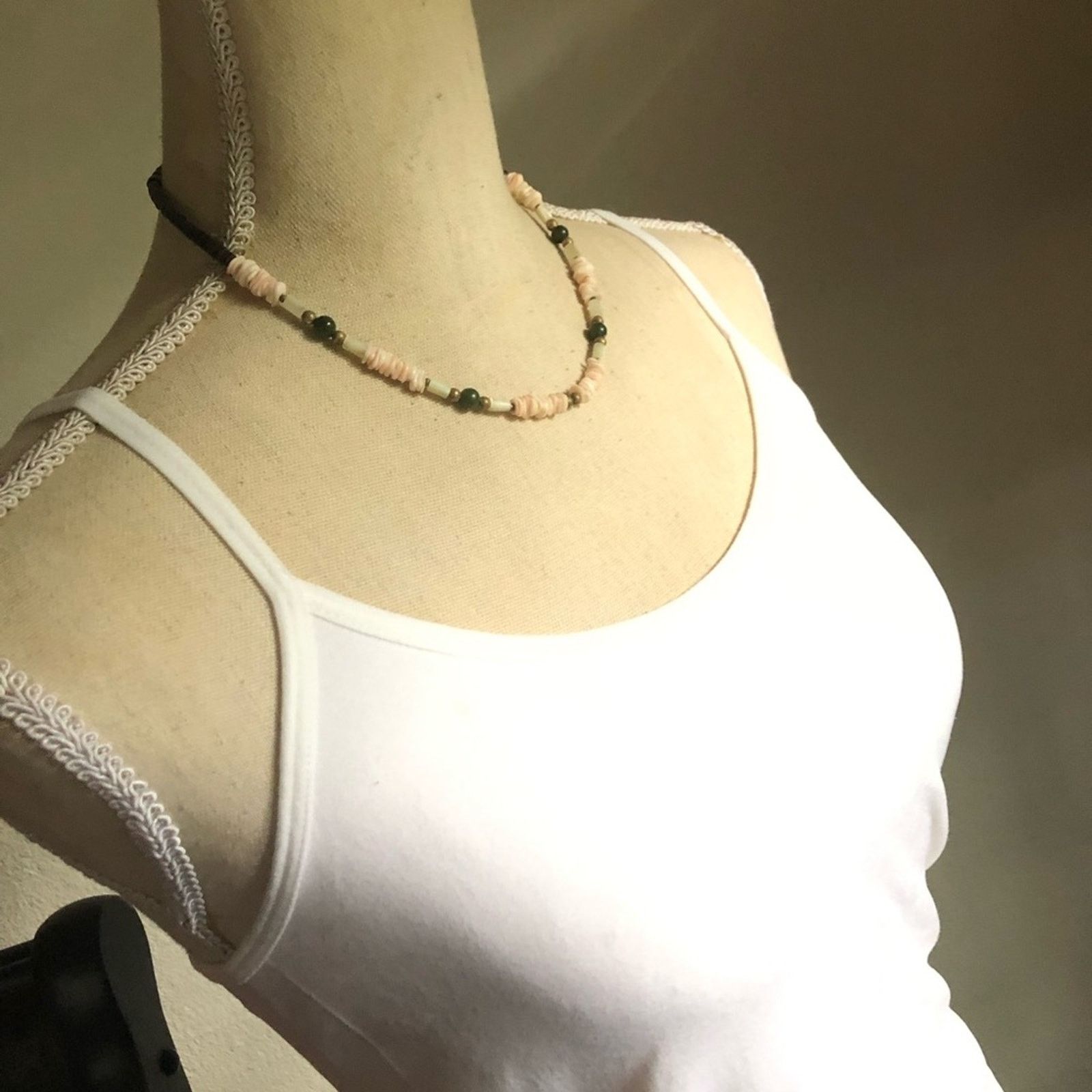 Vintage Vintage 70s boho stone jade coral choker necklace Size ONE SIZE - 4 Thumbnail