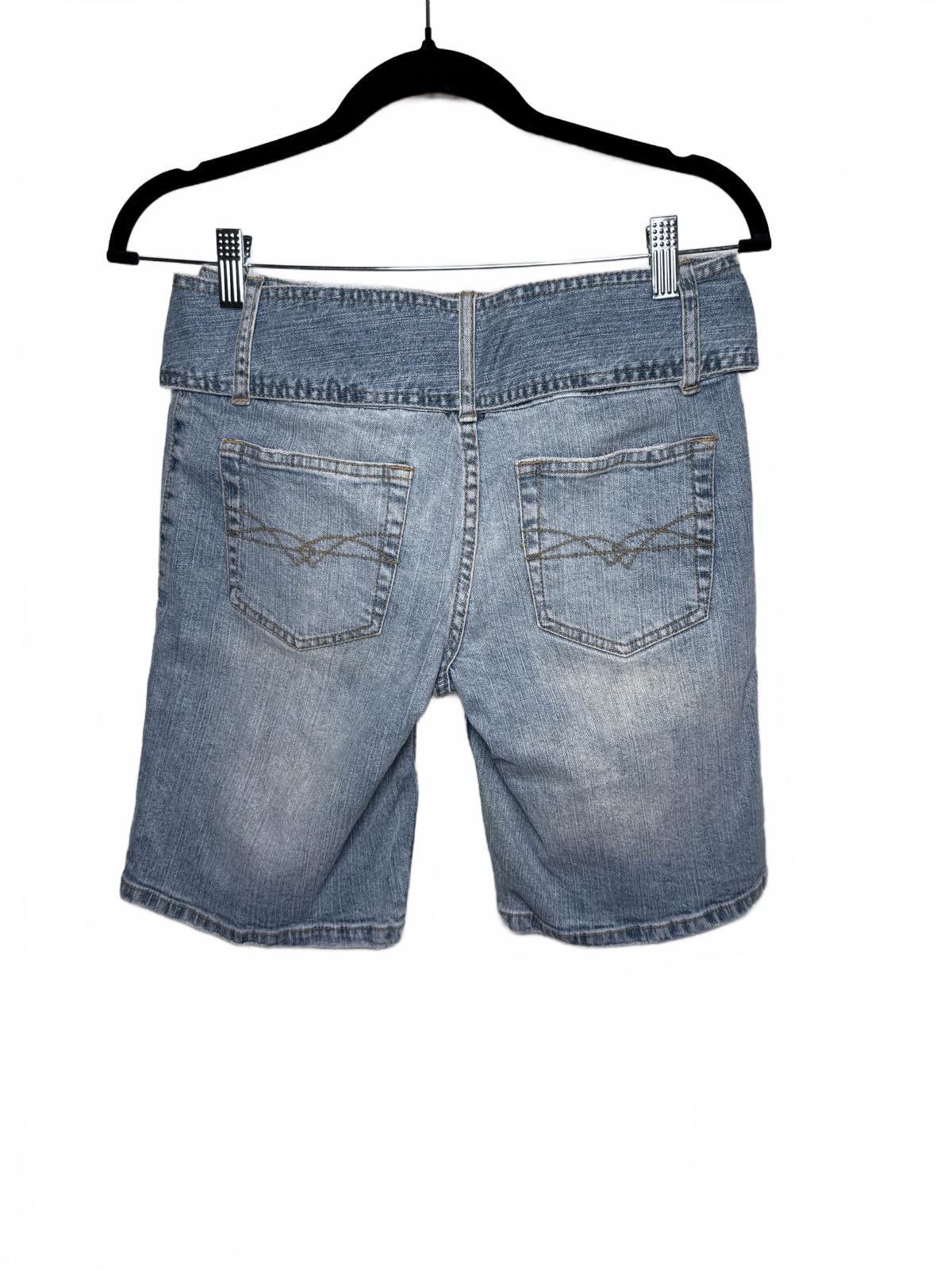 Designer Vintage Y2K Light Blue Bermuda Shorts with Large belt Size 30" / US 8 / IT 44 - 2 Thumbnail