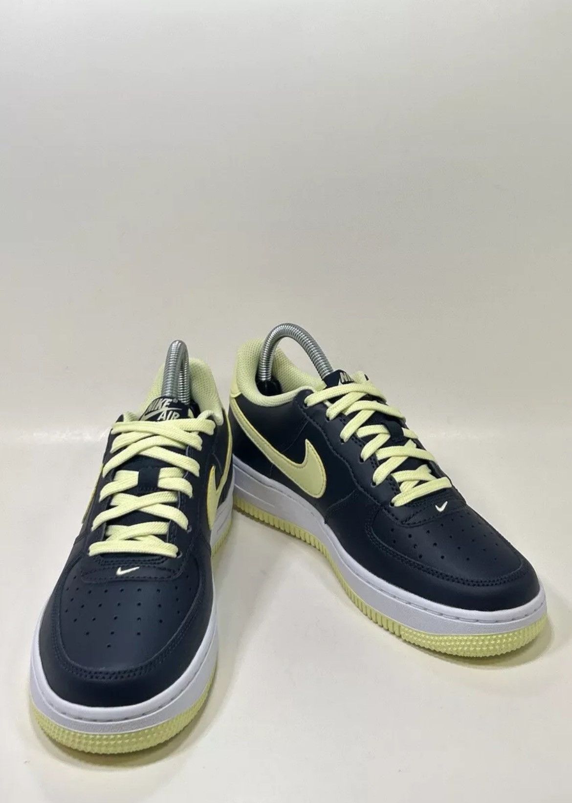 Nike Size 5Y - Boys Nike Air Force 1 Low GS CT3839-400 Wmns 6.5 Size US 5 / EU 37 - 2 Thumbnail