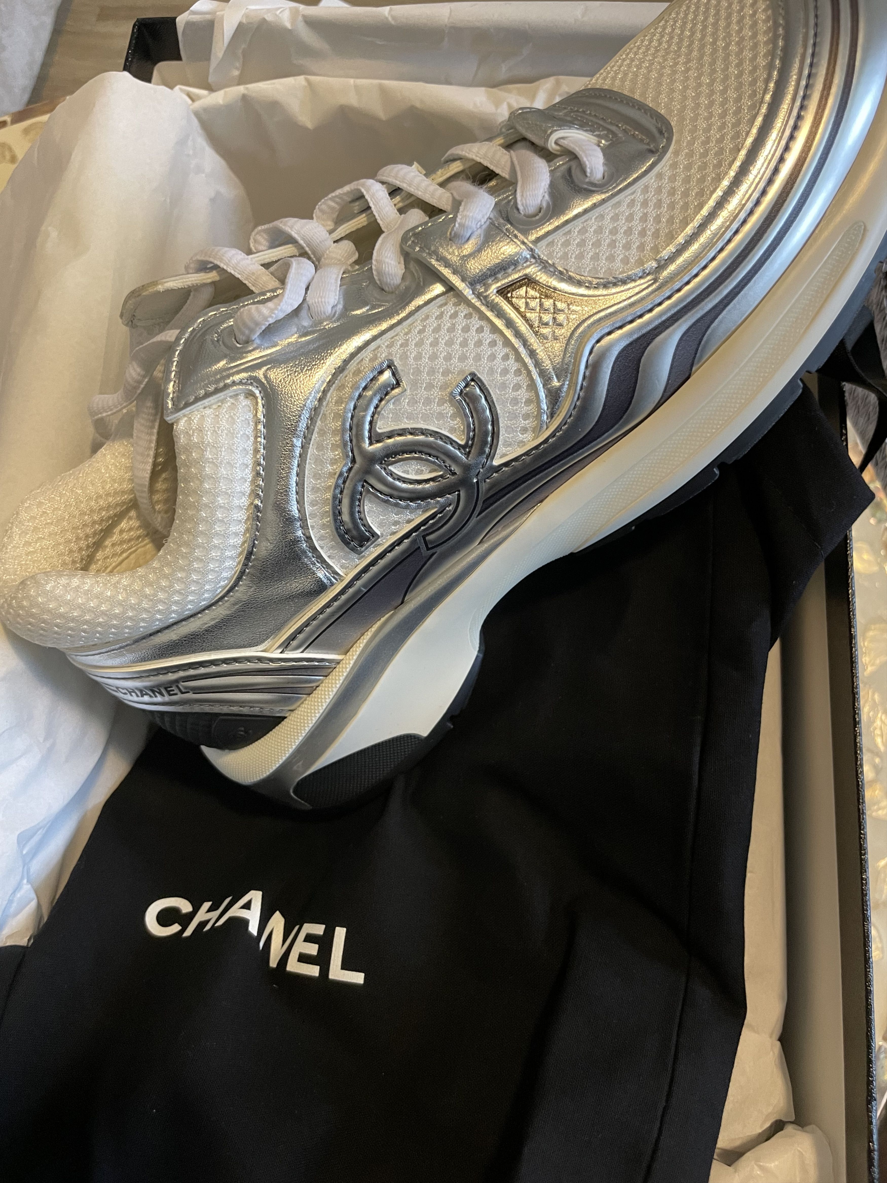 Chanel Chanel Runner Laminated Interlocking Metallic Brand New Size US 7 / IT 37 - 11 Thumbnail