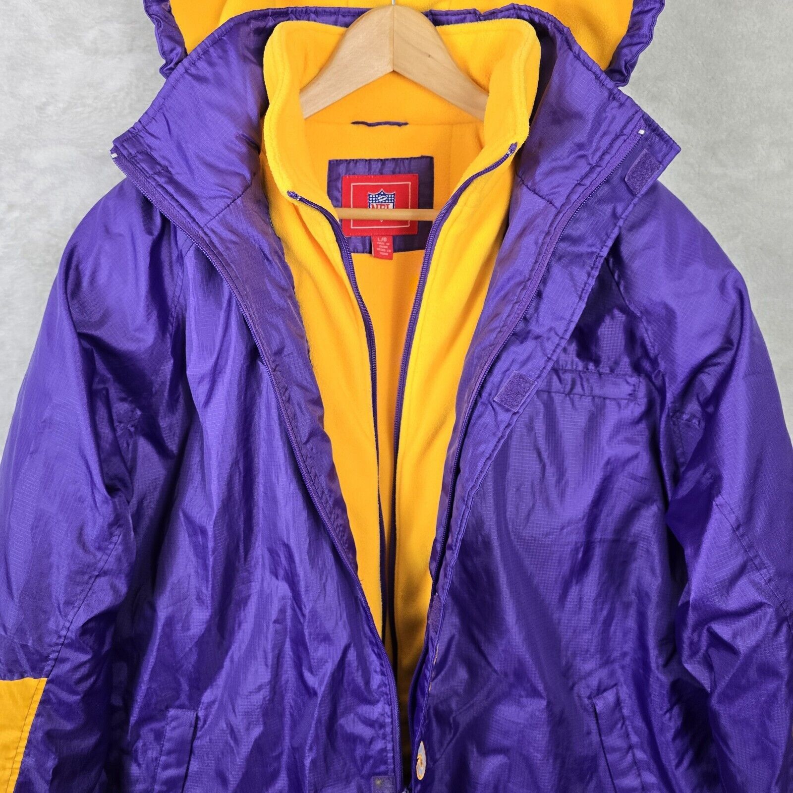 NFL Vintage Minnesota Vikings NFL G-iii Jacket Mens Large Purple Size US L / EU 52-54 / 3 - 5 Thumbnail