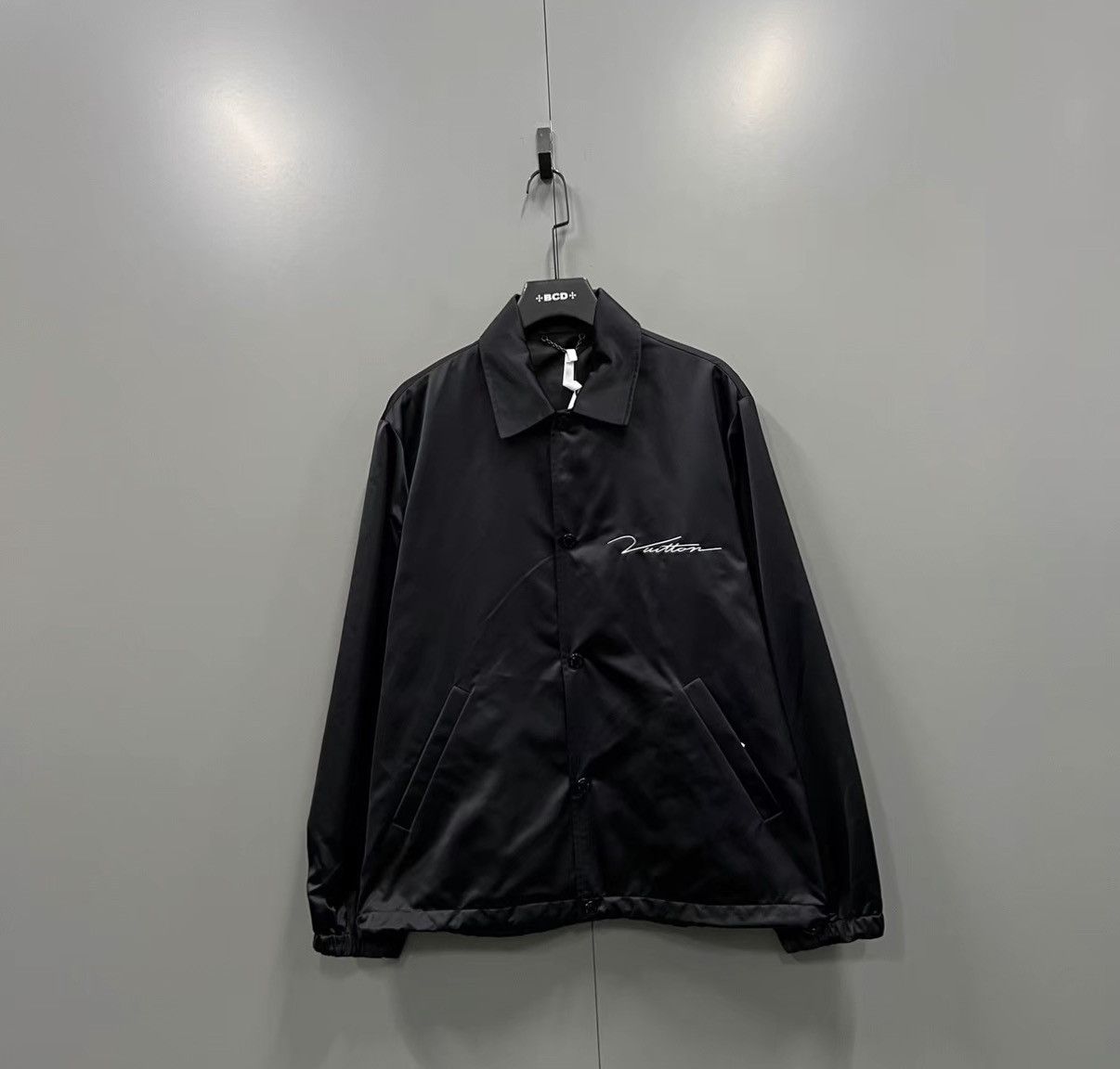 Louis Vuitton Louis Vuitton 2023 Jacket with Letter Logo Embroidery J41 Size US M / EU 48-50 / 2 - 1 Thumbnail