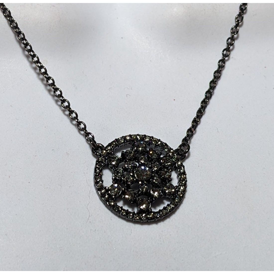 Other Gothic Rhinestone Snowflake Pendant Necklace Size ONE SIZE - 8 Thumbnail