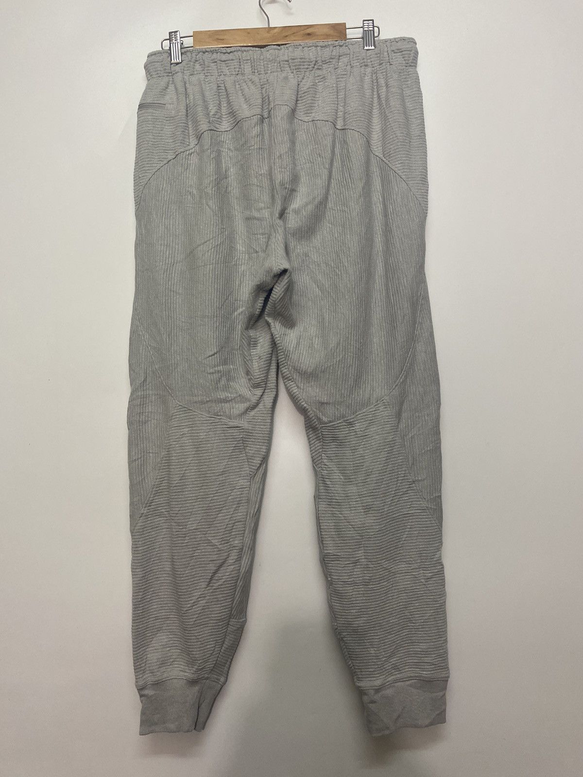 Under Armour Under Armour Joggers Sweat Pants Loose Athletic Cotton Sz L Size US 32 / EU 48 - 2 Thumbnail