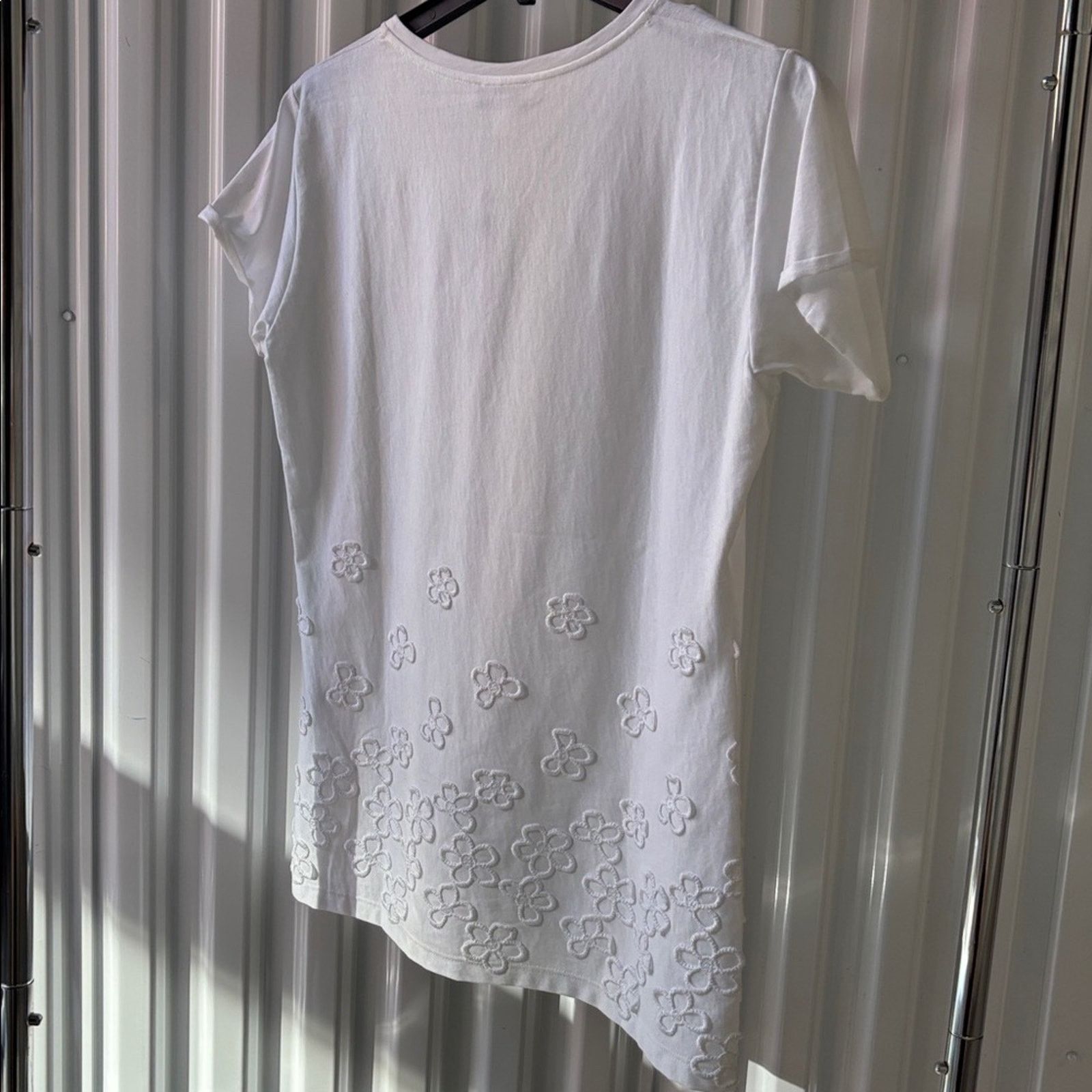 Blumarine NWT Blumarine White T-Shirt with Elegant Detailing Size L Size L / US 10 / IT 46 - 4 Thumbnail