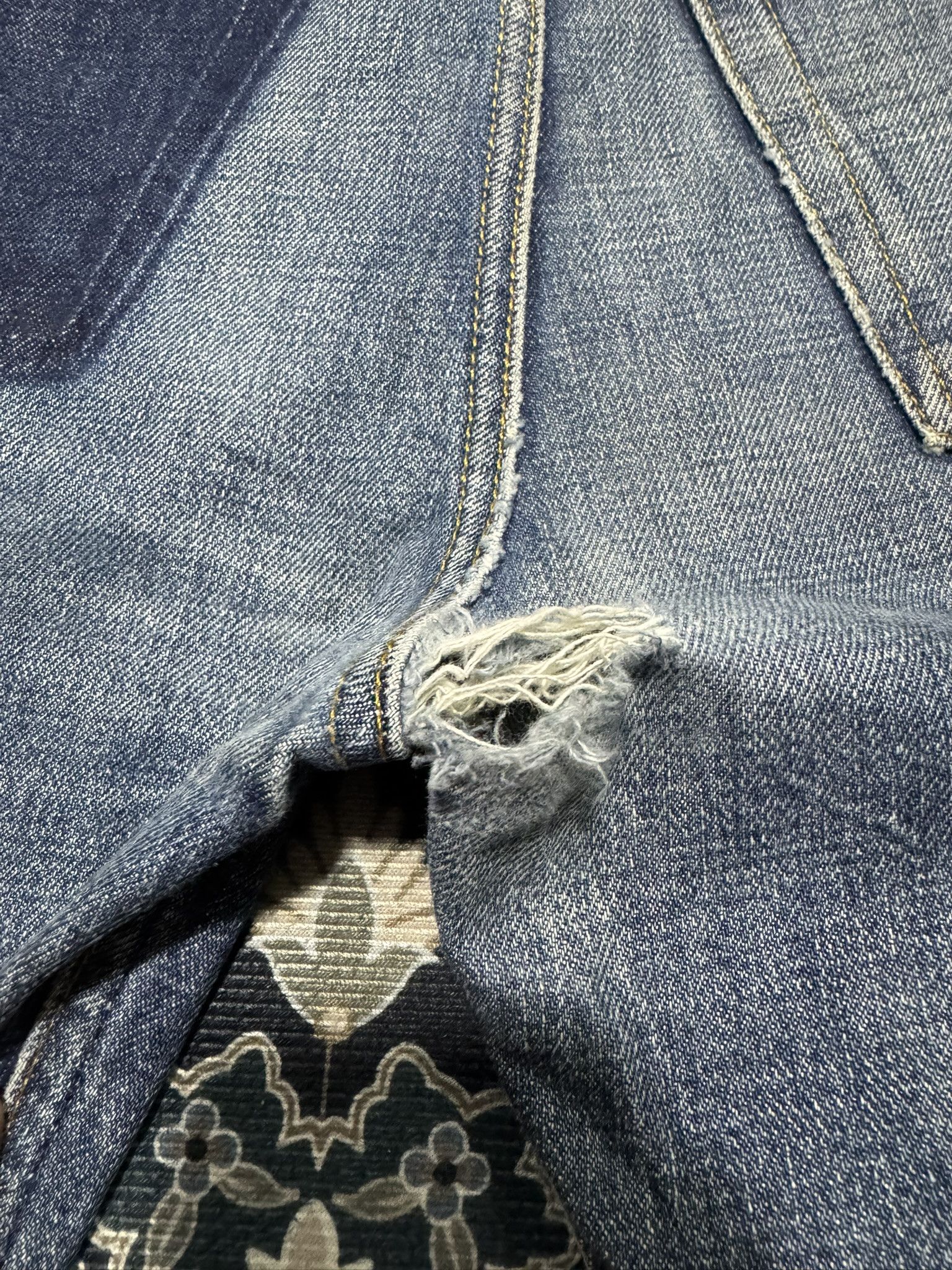 Helmut Lang Vintage 1999 Helmut Lang Distressed Denim Italian Cut Size US 27 - 8 Thumbnail