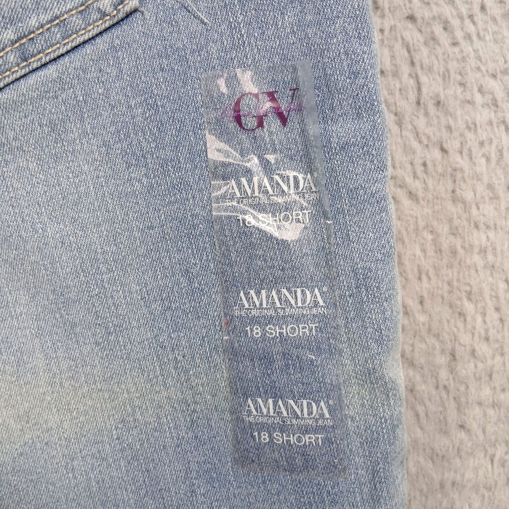 Gloria Vanderbilt VINTAGE Gloria Vanderbilt Amanda Jeans Women 18P Light Wash Tapered Stretch Denim EUC Size 40" / US 18 - 4 Thumbnail