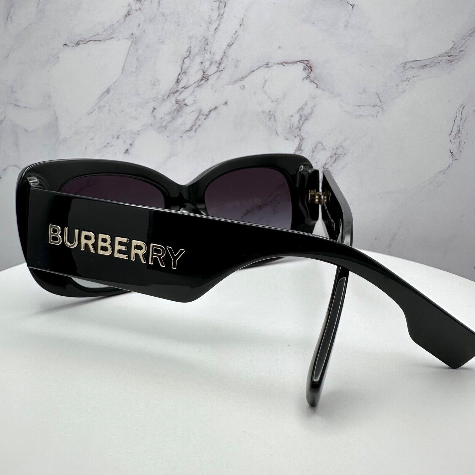 Burberry Burberry Sunglasses Black Acetate Square Gold Metal Logo Size ONE SIZE - 22 Thumbnail