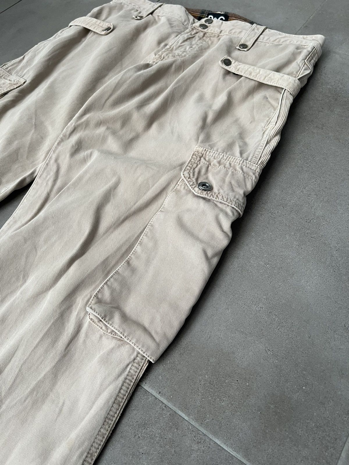Dolce & Gabbana AW03 Archive Dolce & Gabbana Cargo Beige Pants Size US 34 / EU 50 - 16 Thumbnail
