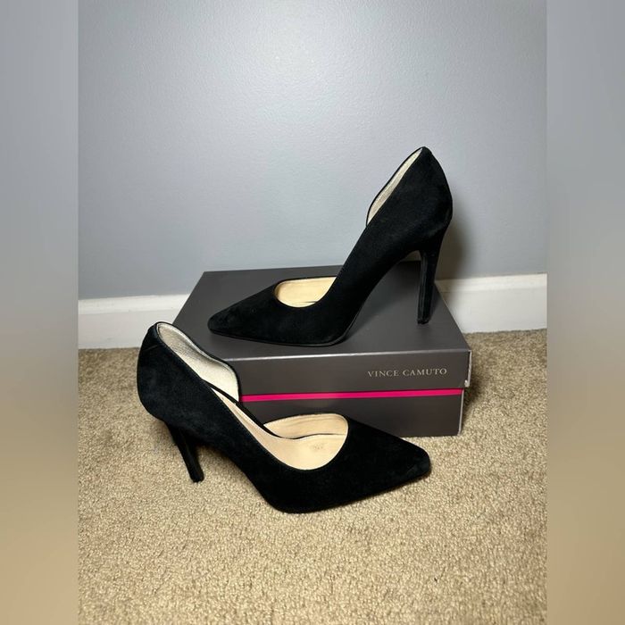 Vince camuto ankia hot sale suede pump black