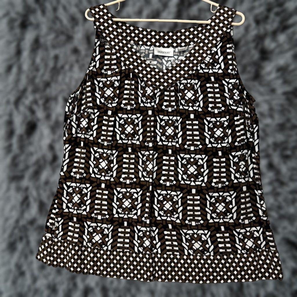 Avenue VINTAGE Avenue Sleeveless Blouse 18-20 Boho Art Deco Retro Mod Festival Casual Chic Y2K Geometric Black Rayon Plus Women Blouse Mens? Wait. Size XXL / US 16-18 / IT 52-54 - 1 Thumbnail