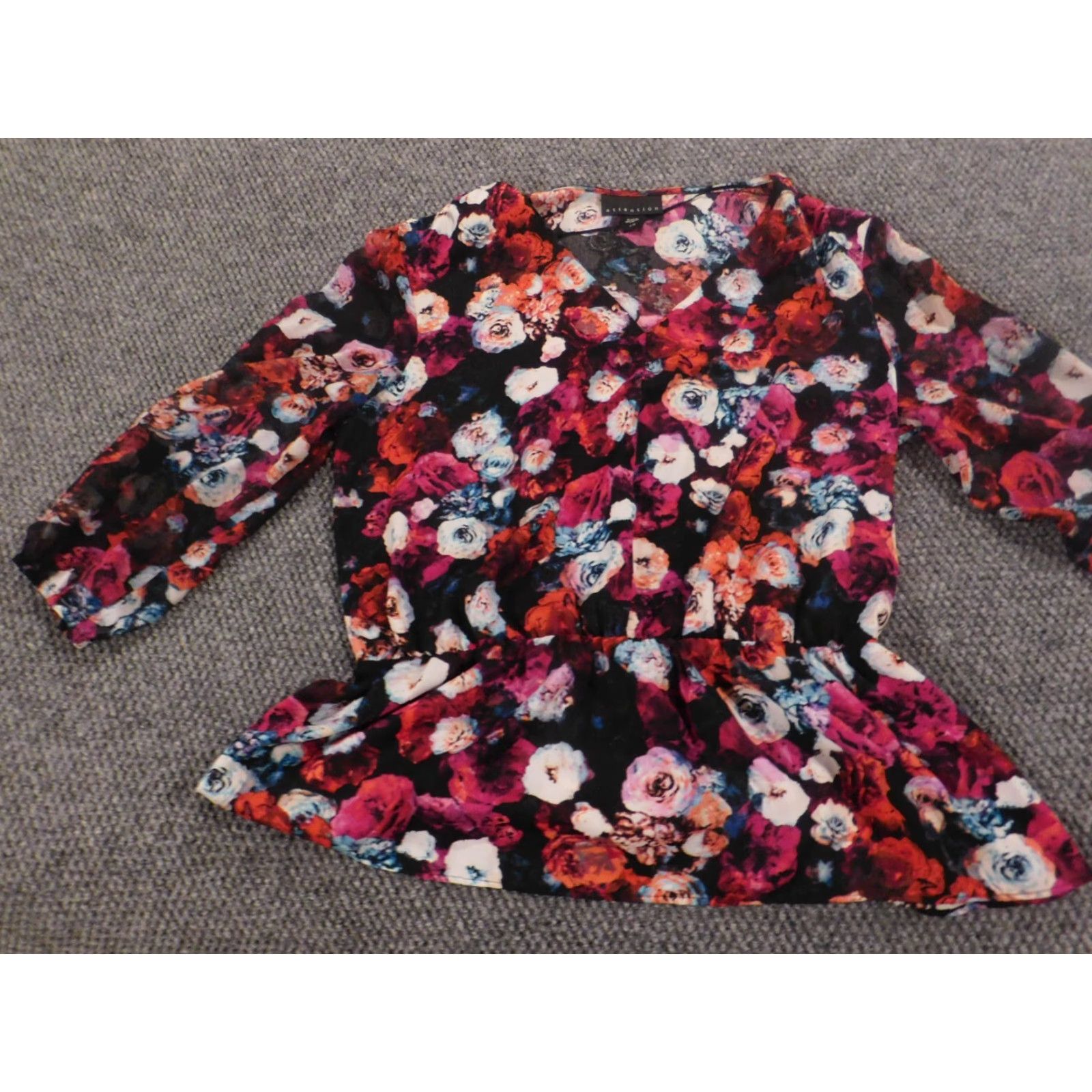 Vintage Attention Blouse Womens L Red Floral Pullover Shirt Classic Crew Neck Long Sleeve Polyester Casual Button Size L / US 10 / IT 46 - 2 Thumbnail