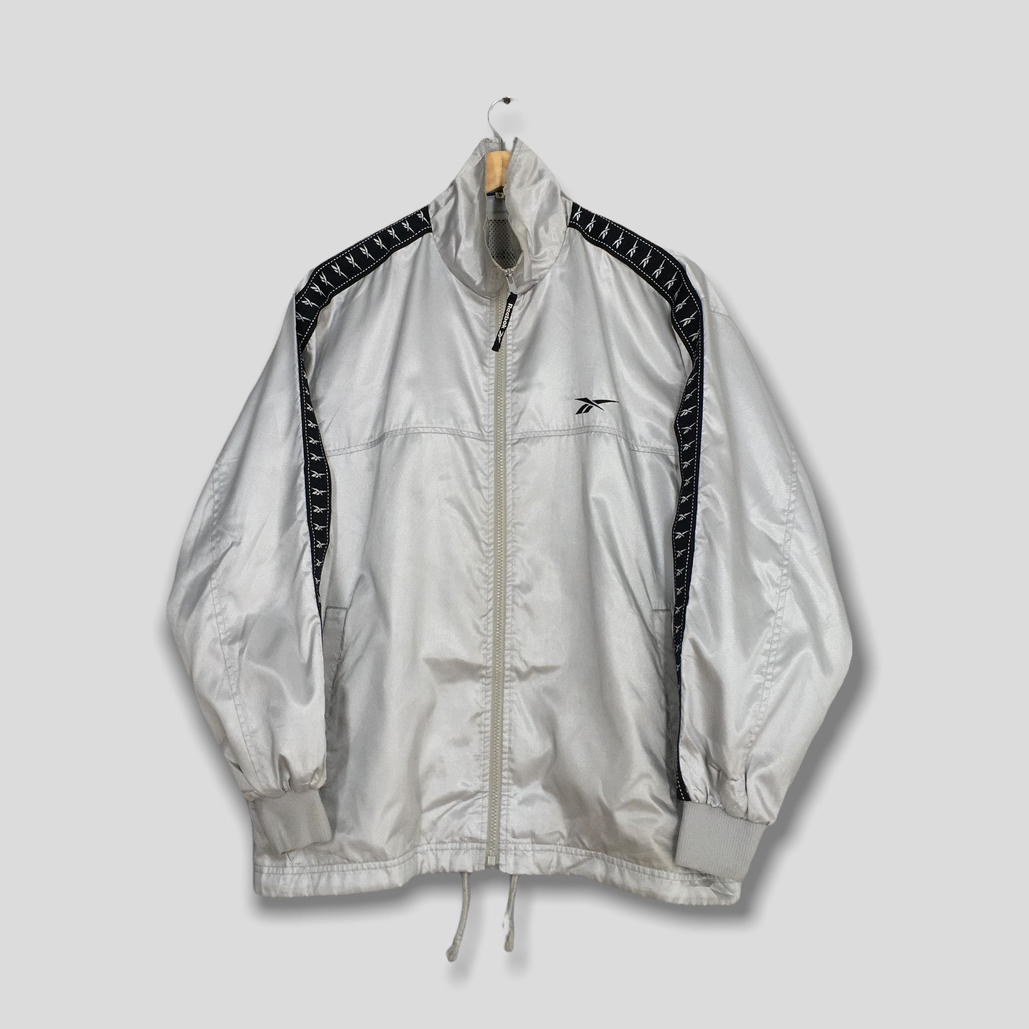 Reebok Vintage Reebok Sports Windbreaker Jacket Medium Size US M / EU 48-50 / 2 - 1 Thumbnail