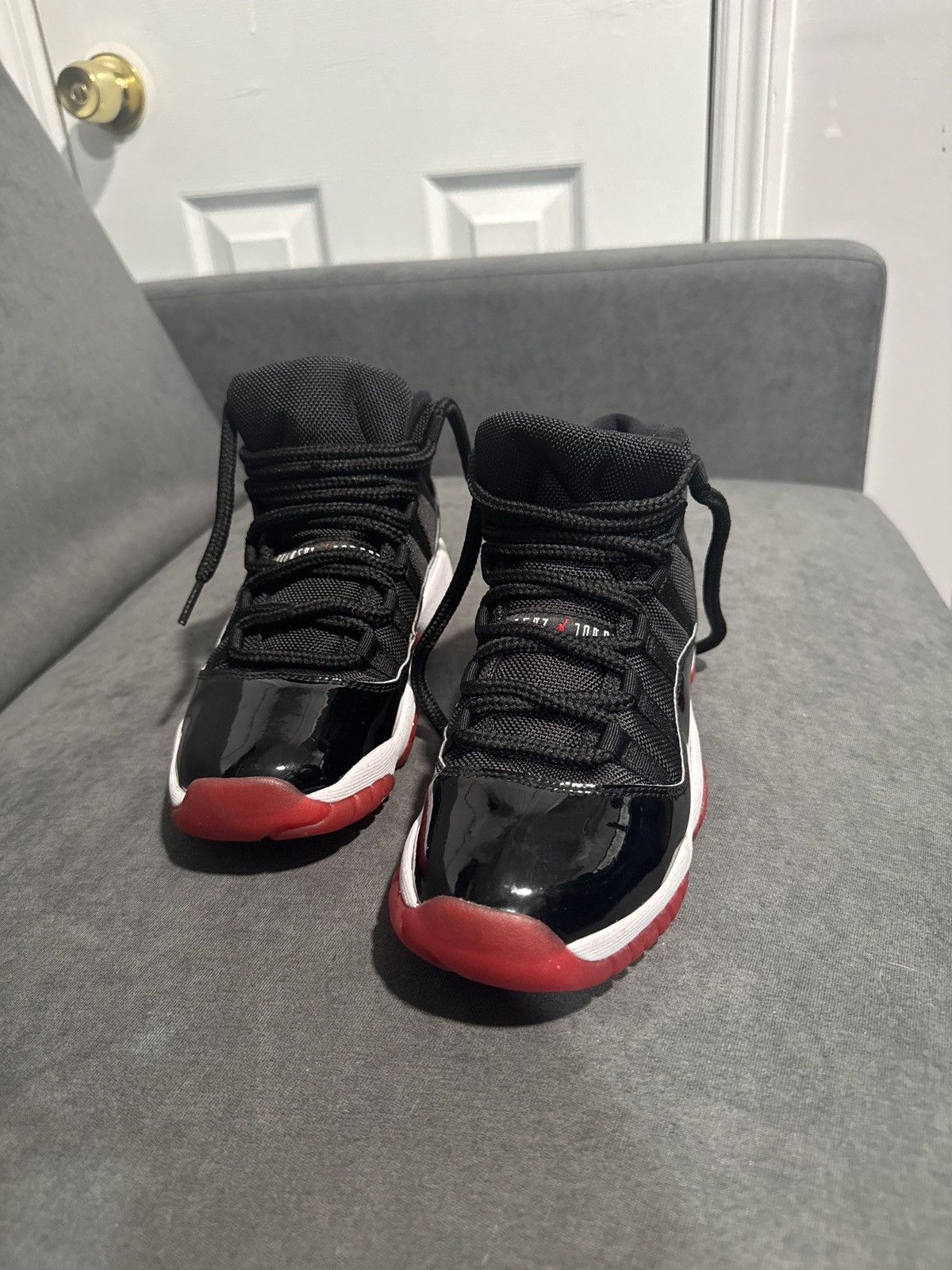 Jordan Brand Jordan Bred 11 Size US 5.5 / EU 38 - 5 Thumbnail