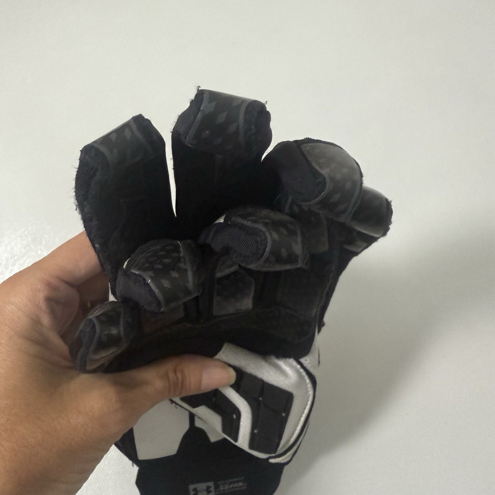 Under Armour UA Combat V PRO Linemen Football Padded Technology Gloves Size ONE SIZE - 3 Thumbnail