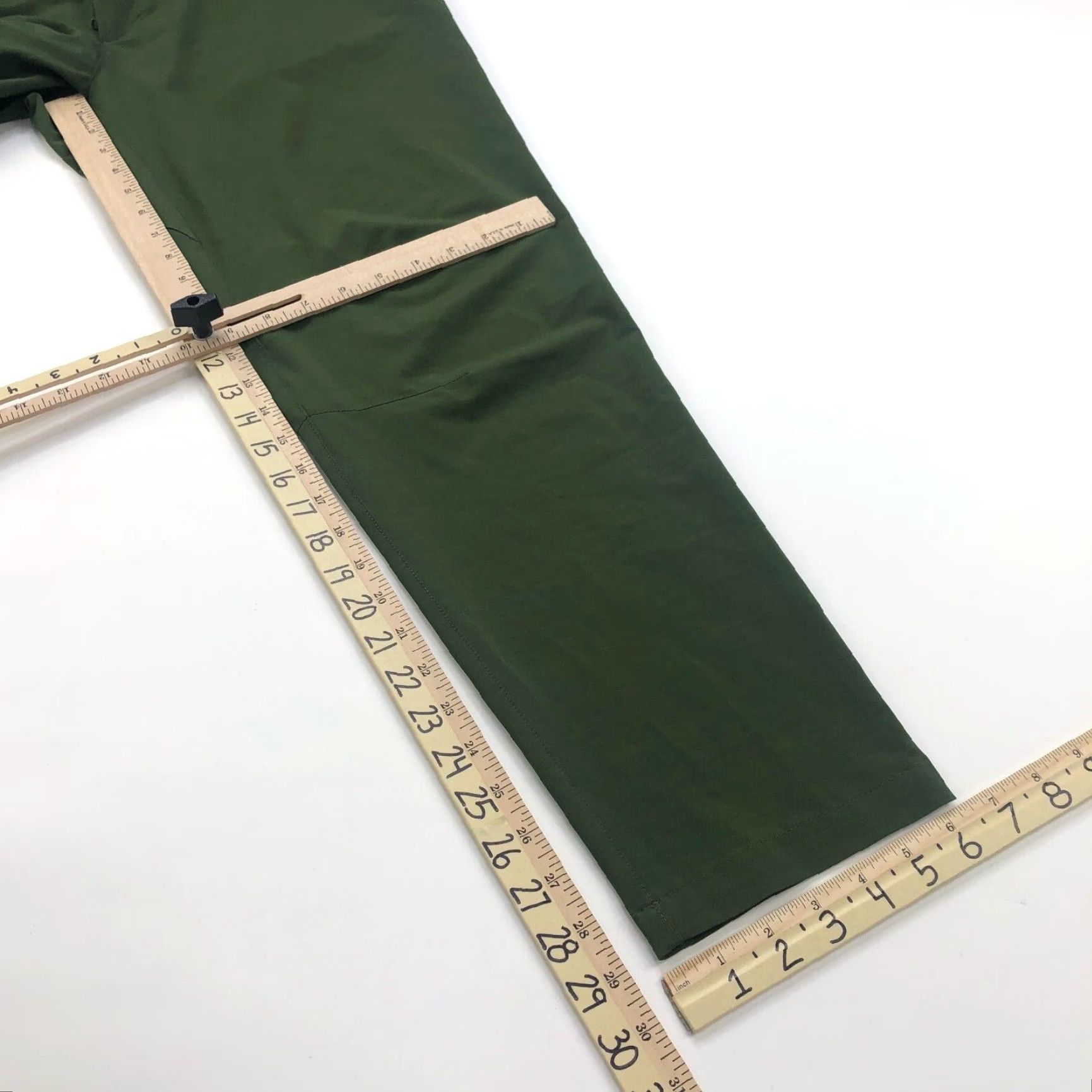 Fabletics Fabletics Chino Pants Flat Front Stretch Tapered 33W 29L MINT Green Medium Regular Men Size US 33 - 4 Thumbnail