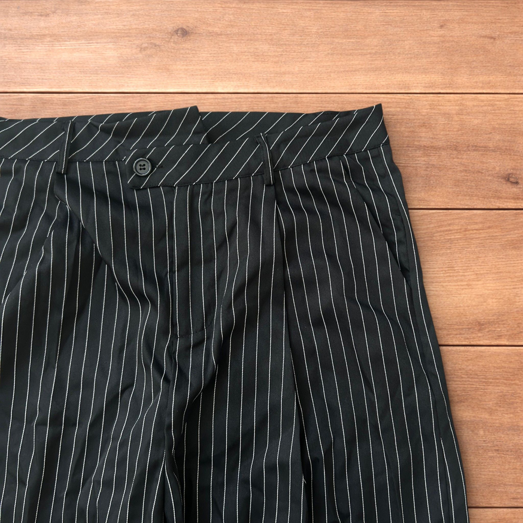 Japanese Brand Vintage style baggy wide leg striped trousers in blck/white. Size US 36 / EU 52 - 3 Thumbnail