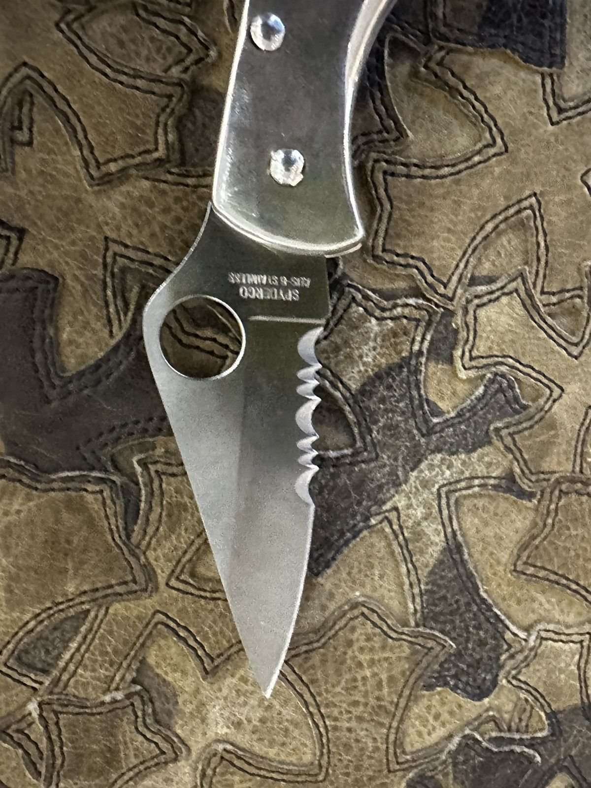 Chrome Hearts CHROME HEARTS SOLID SILVER CROSS SPYDERCO KNIFE SWITCH BLADE Size ONE SIZE - 18 Thumbnail