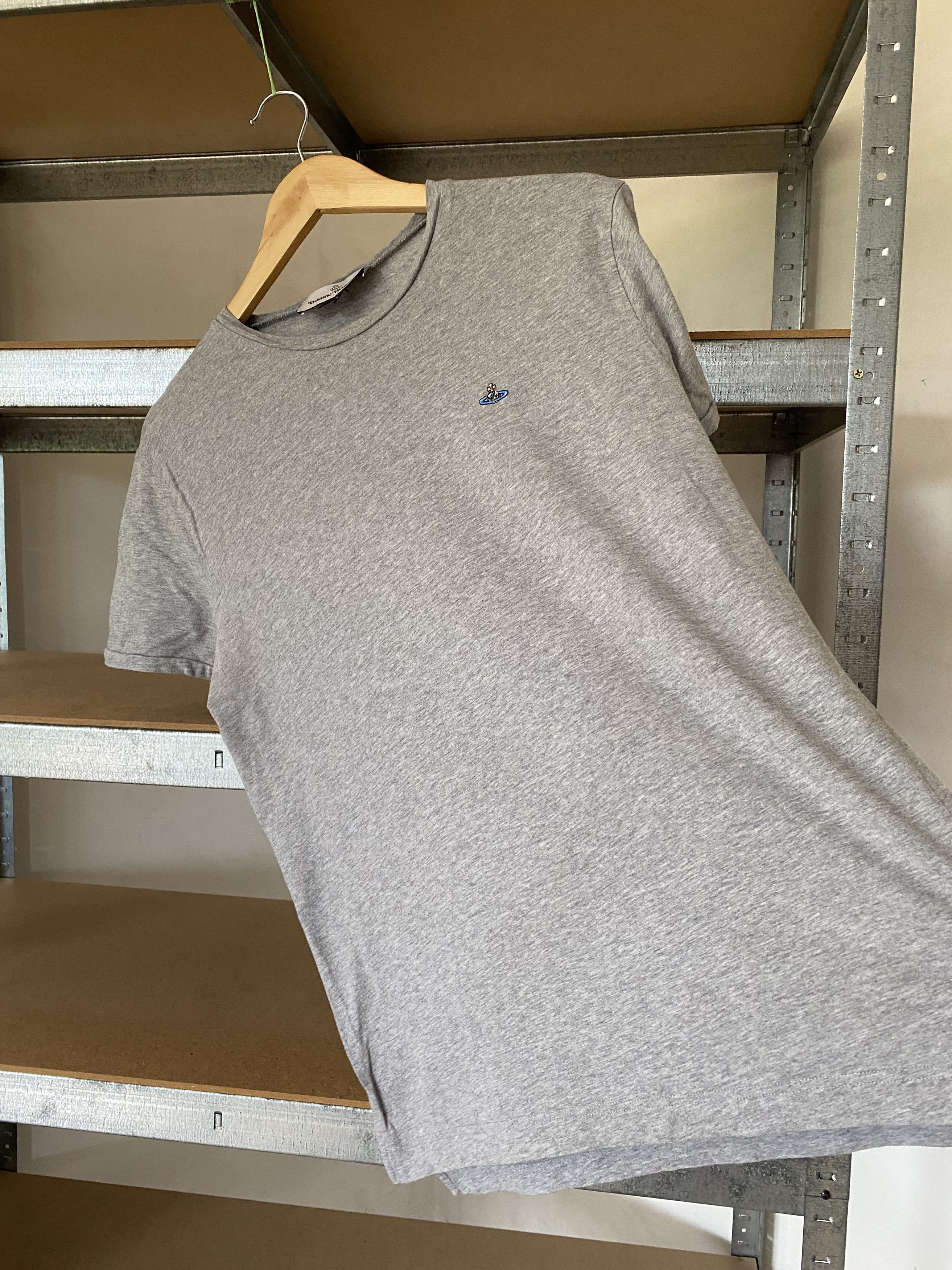 Vintage Vivienne Westwood Vintage Orb Gray Tee Size US L / EU 52-54 / 3 - 9 Thumbnail