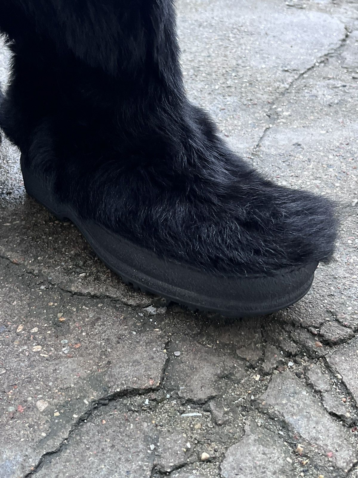 Gucci Tom Ford AW98 Goat Fur Boots Avantgarde shoes